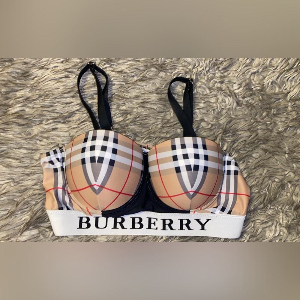 COPY - Burberry top